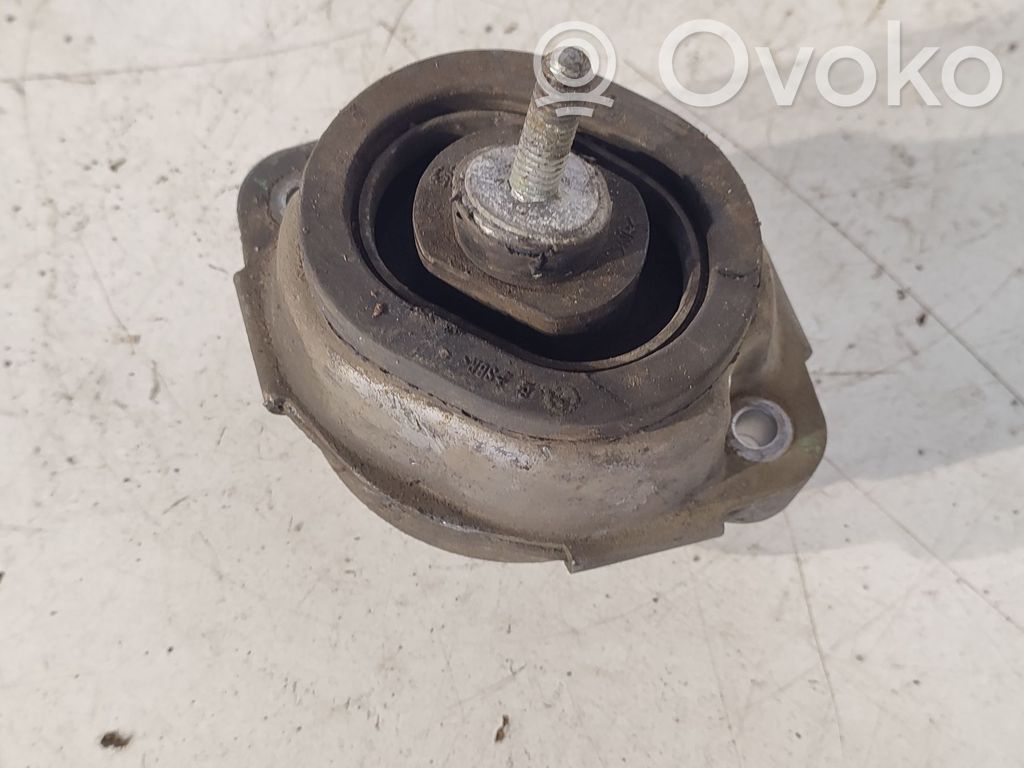 BMW X5 E53 Engine mount bracket 