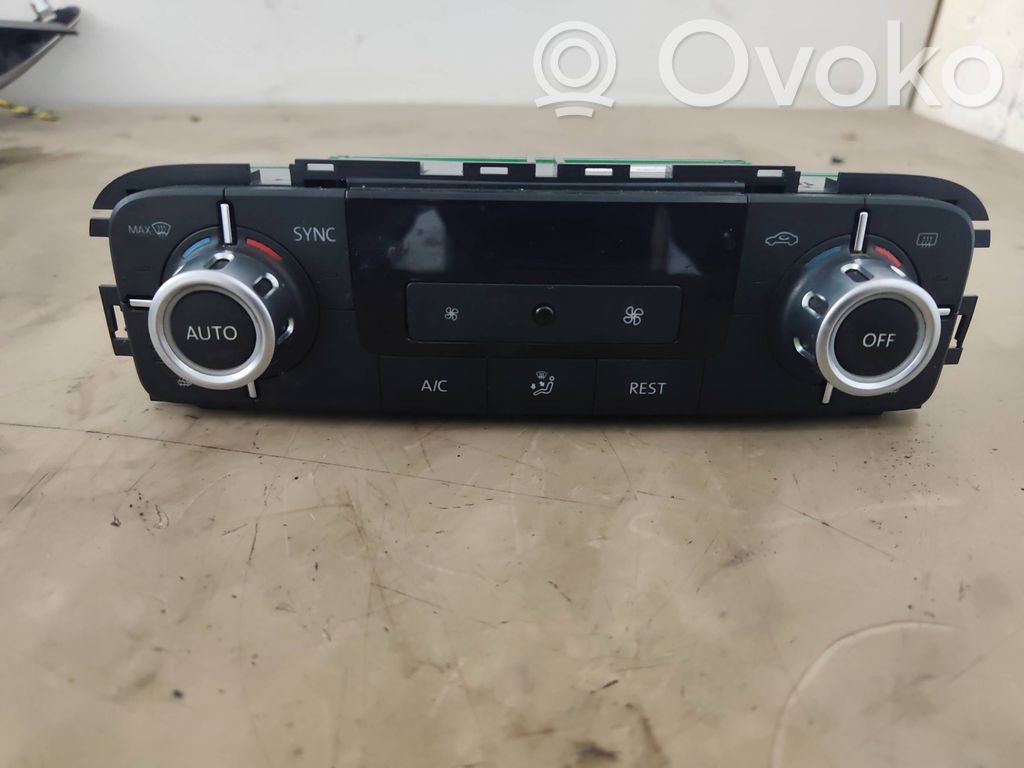 Volkswagen Touareg II Panel klimatyzacji 