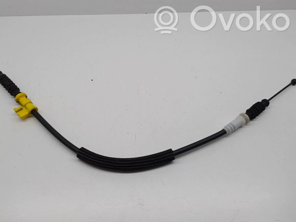 Línea de cable puerta delantera