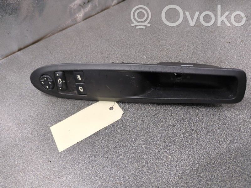 Electric window control switch   98127152XT
