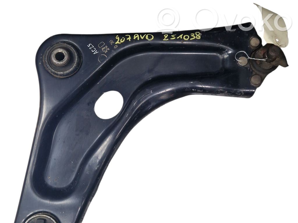Peugeot 207 Front lower control arm/wishbone 
