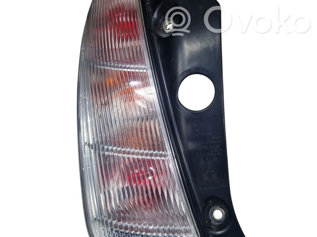 Rear/tail lights   51786658