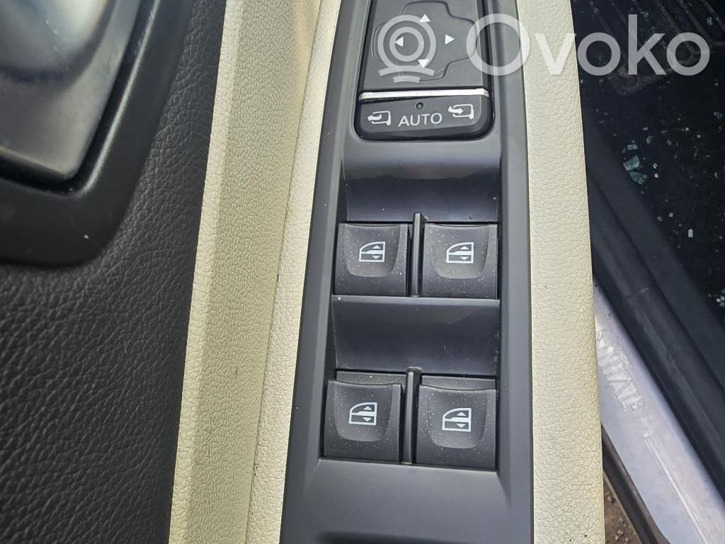 Renault Captur Electric window control switch 