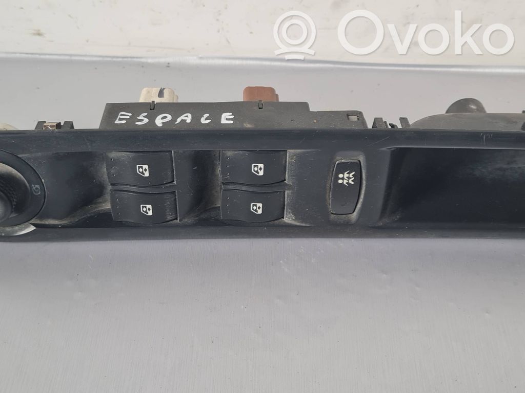 Electric window control switch   8200328427