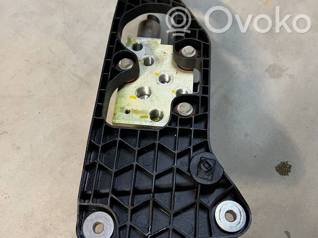 BMW X5 E70 Active stabilizer control/valve assembly 