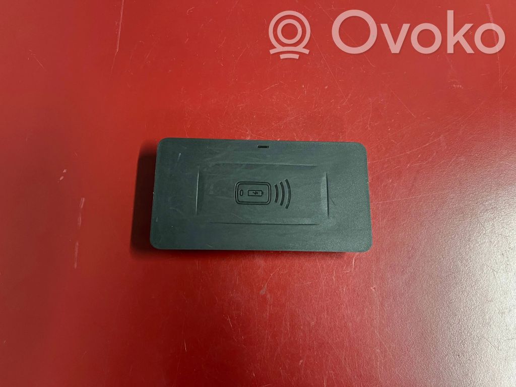 BMW X7 G07 Wireless charging module 