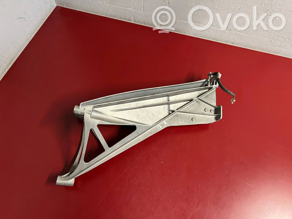BMW i3 Engine mounting bracket 
