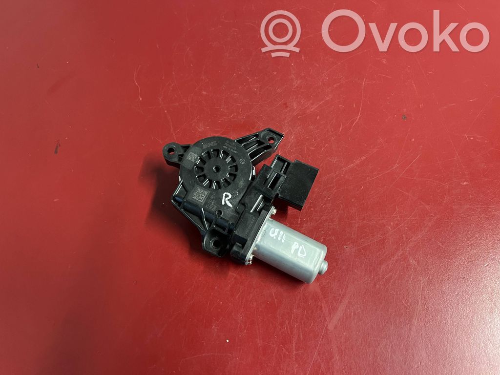 BMW X1 U11 Silnik regulatora szyby drzwi przednich 