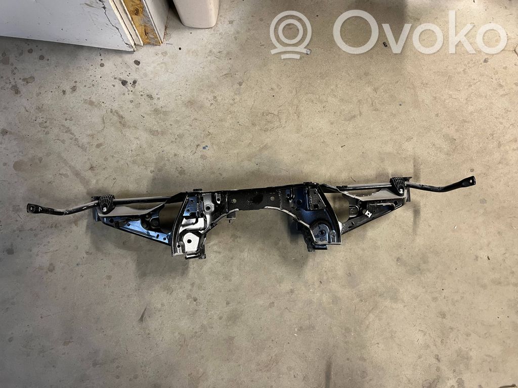 BMW X1 U11 Taka-apurunko 