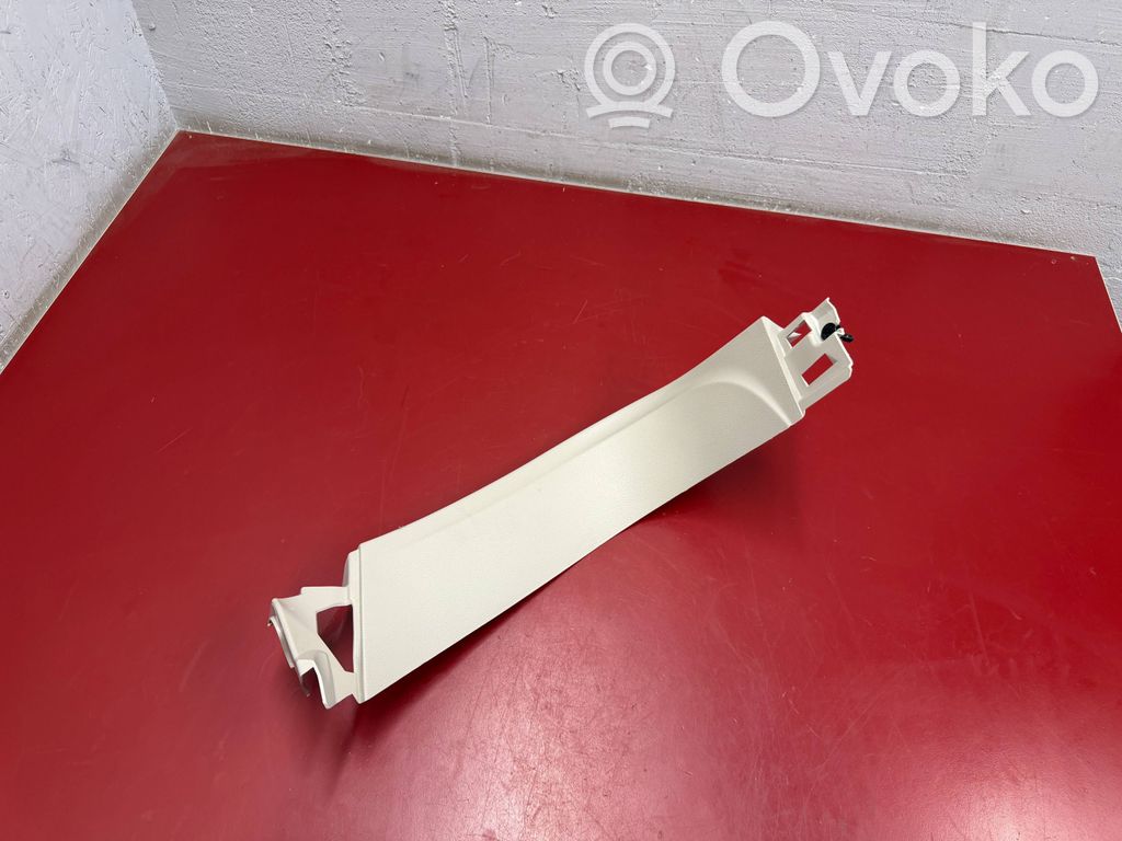 Chrysler Pacifica Tailgate/trunk side cover trim 