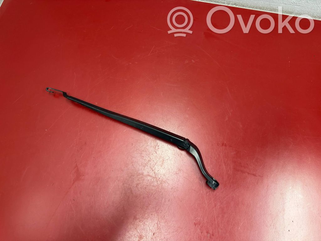 Chrysler Pacifica Front wiper blade arm 