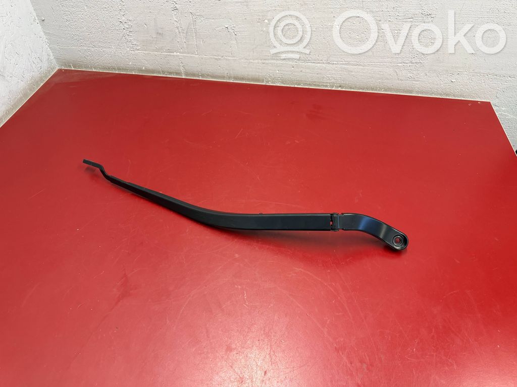 Chrysler Pacifica Front wiper blade arm 