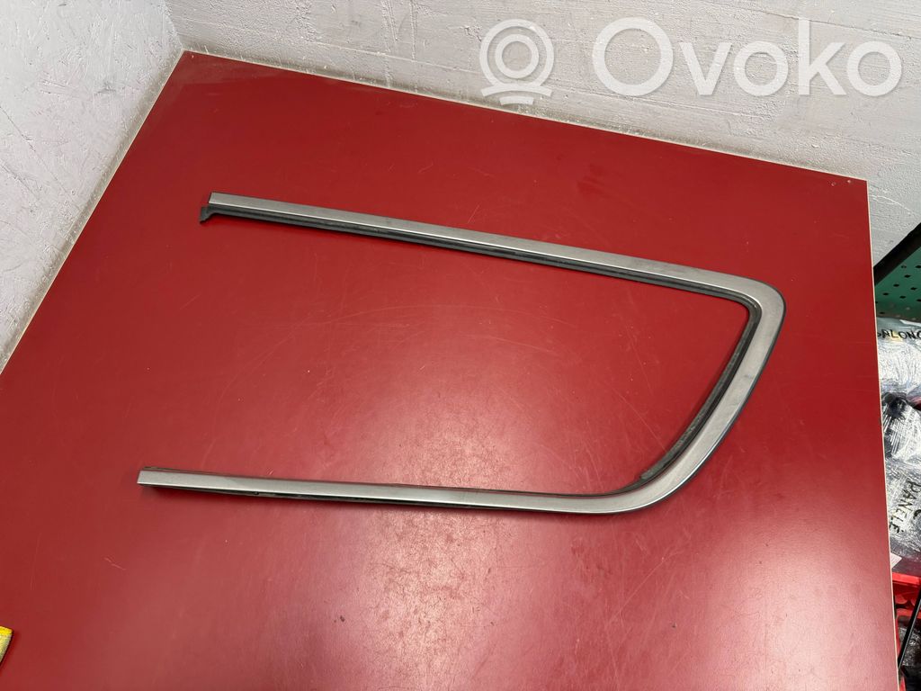 Chrysler Pacifica Glasverkleidung hinten 