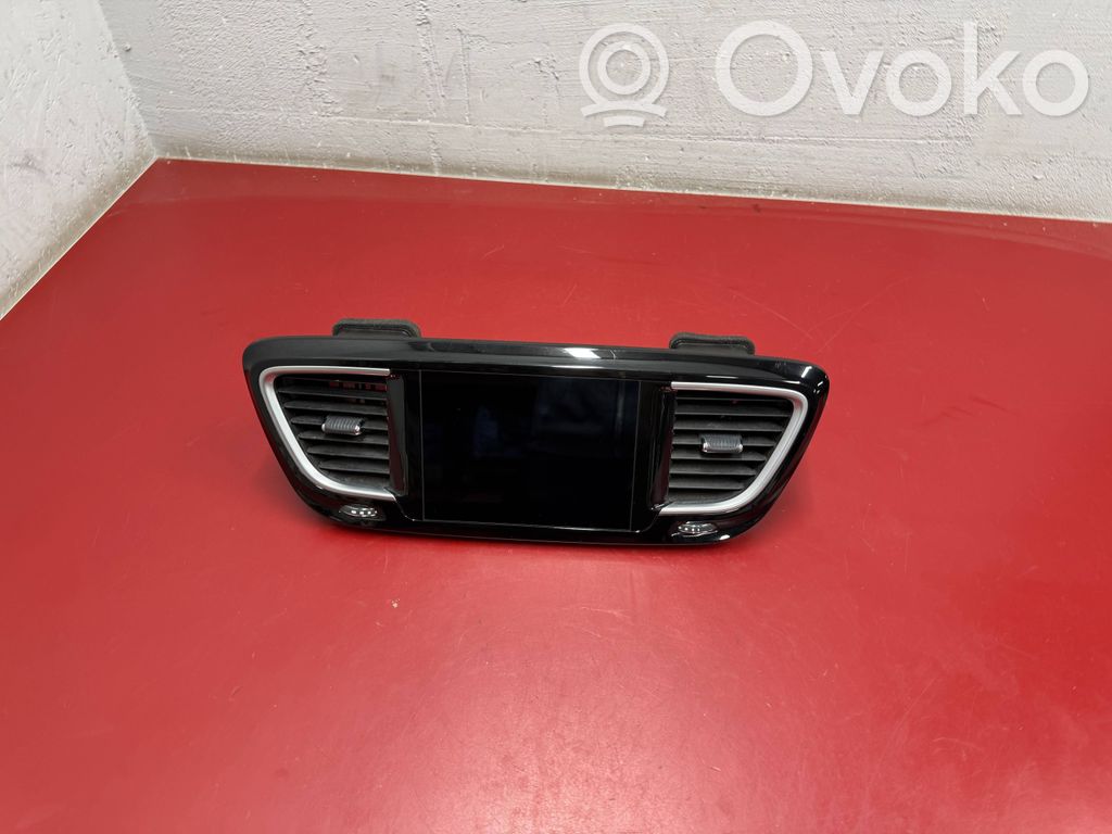 Chrysler Pacifica Screen/display/small screen 