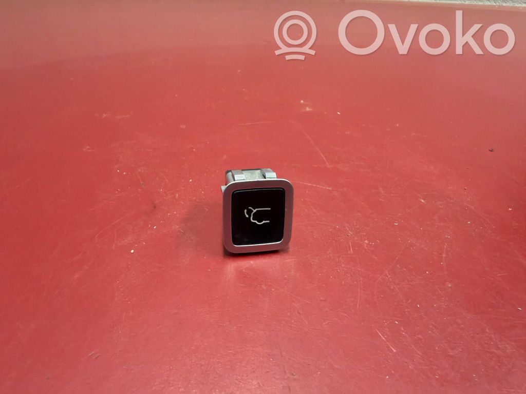 Chrysler Pacifica Tailgate/boot open switch button 