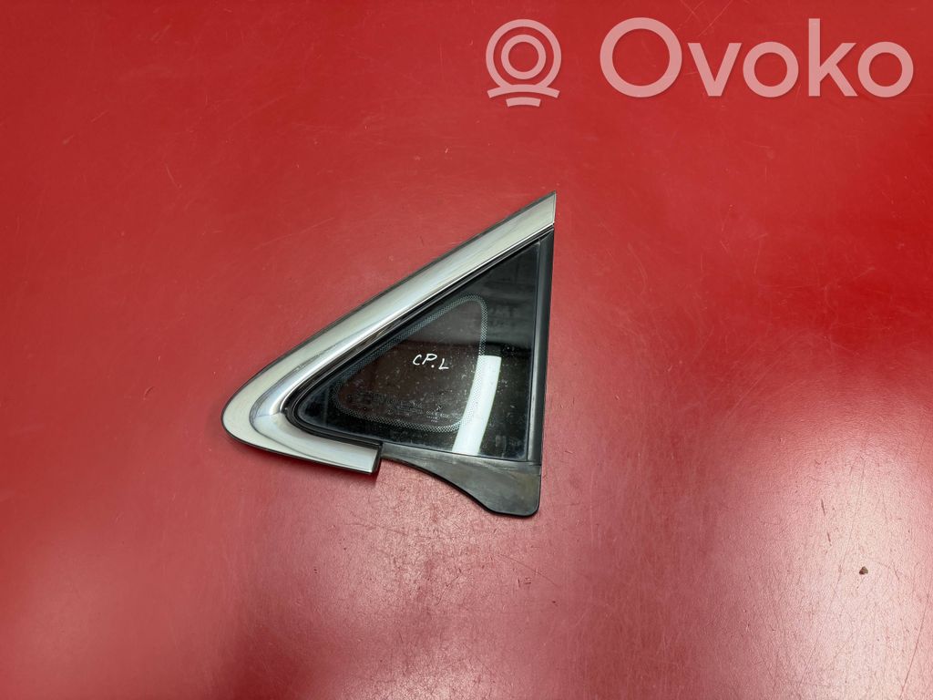 Chrysler Pacifica Front triangle window/glass 