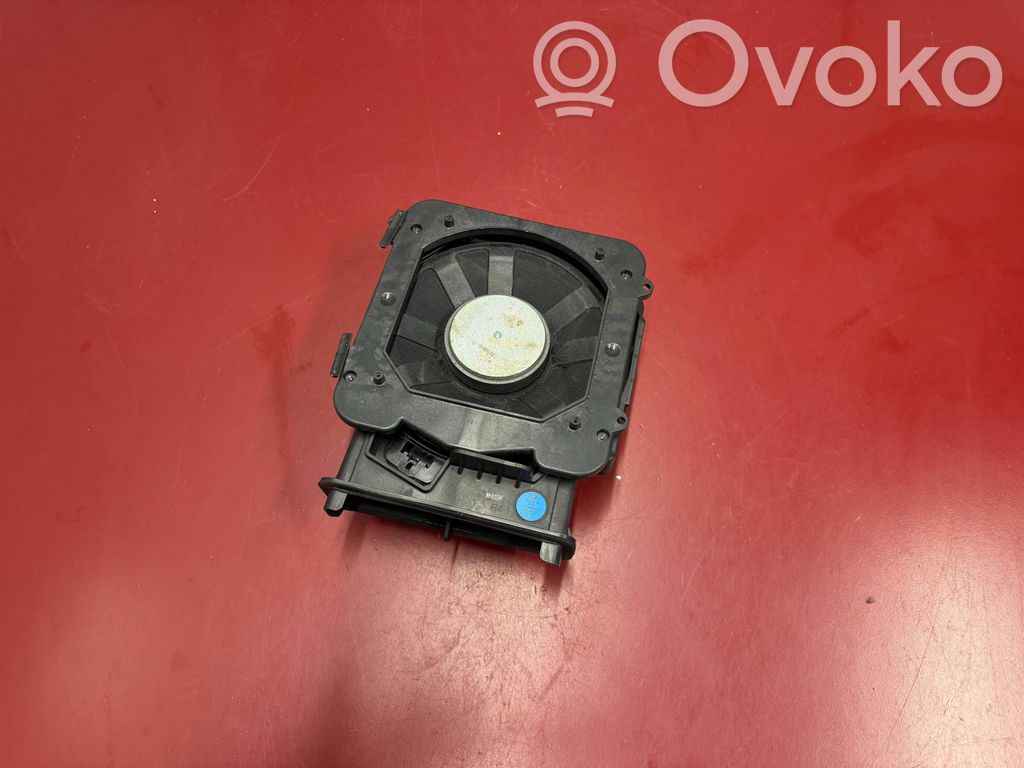 BMW X1 F48 F49 Subwoofer 