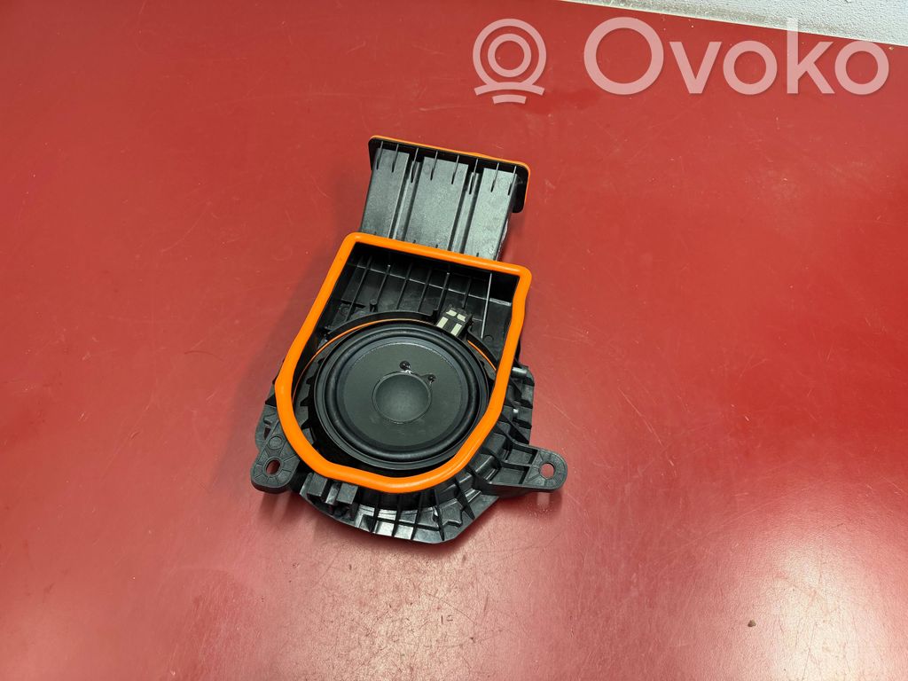BMW X1 U11 Altavoz subwoofer 