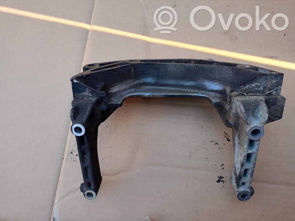 Opel Corsa D Engine mounting bracket 