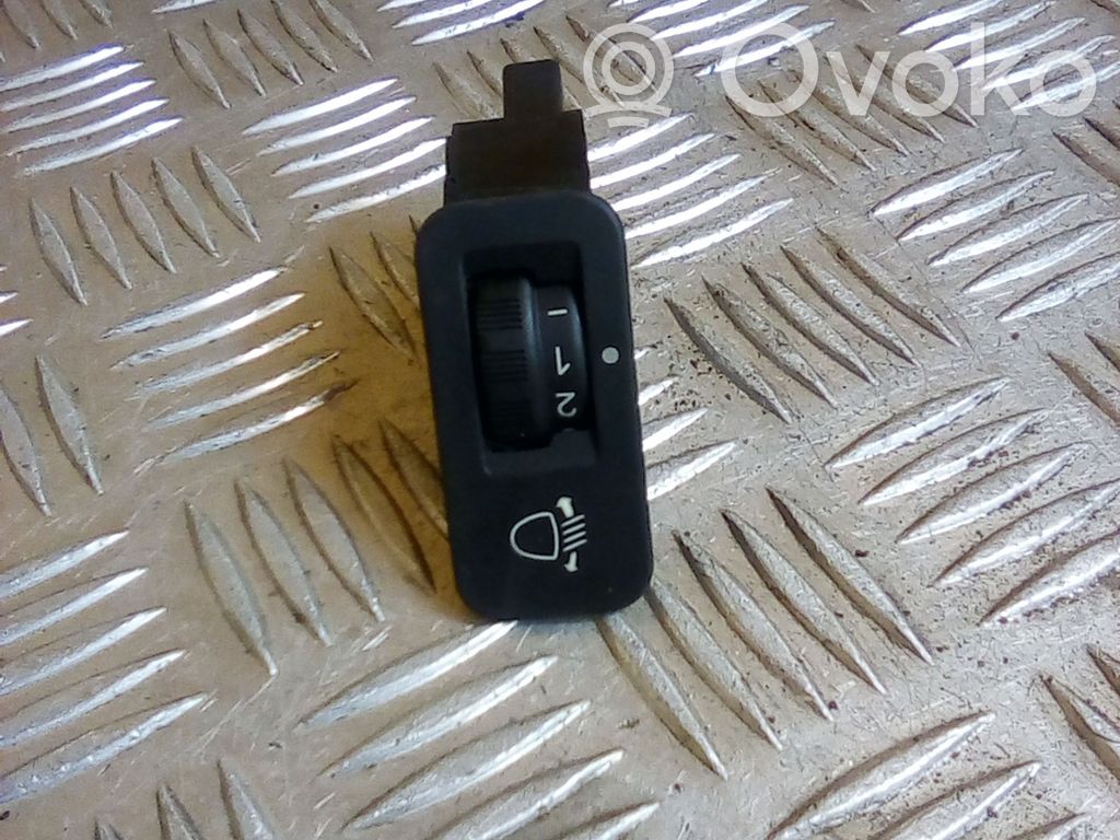 Peugeot 206 Headlight level height control switch 