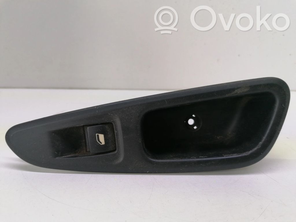 Peugeot 308 SW  Electric window control switch 