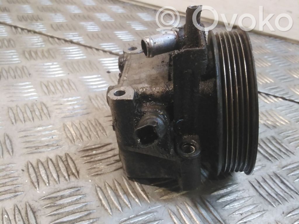 Ford Focus Ohjaustehostimen pumppu 