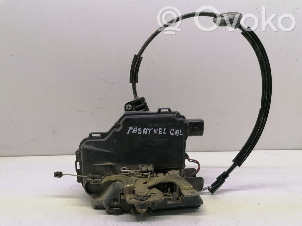 Volkswagen PASSAT B5 Rear door lock 