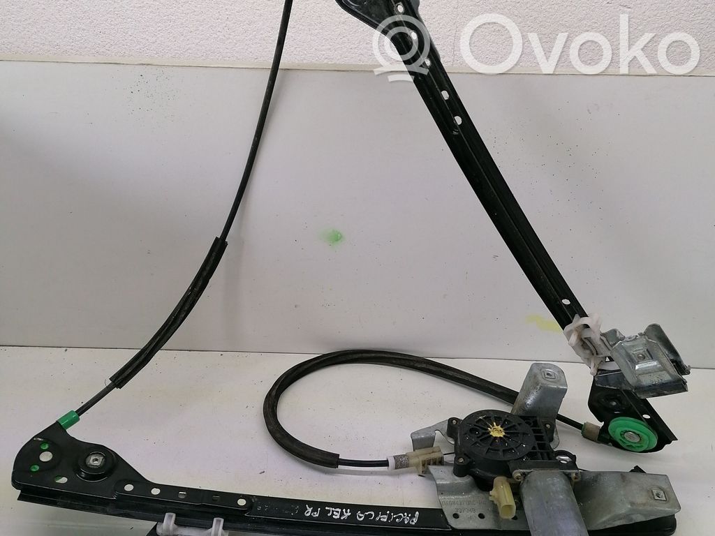 Chrysler Pacifica Front door window regulator with motor 