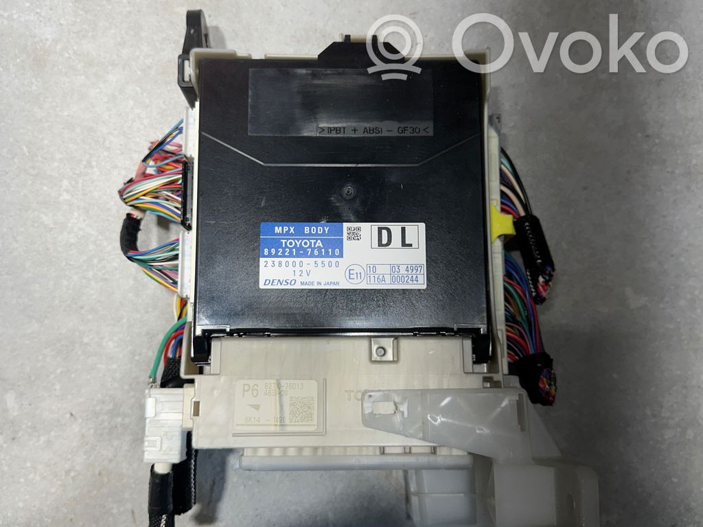 Lexus CT 200H Korin keskiosan ohjainlaite 