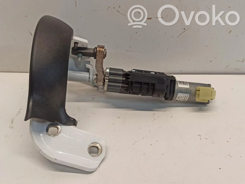 Tailgate hinge   4G9827300