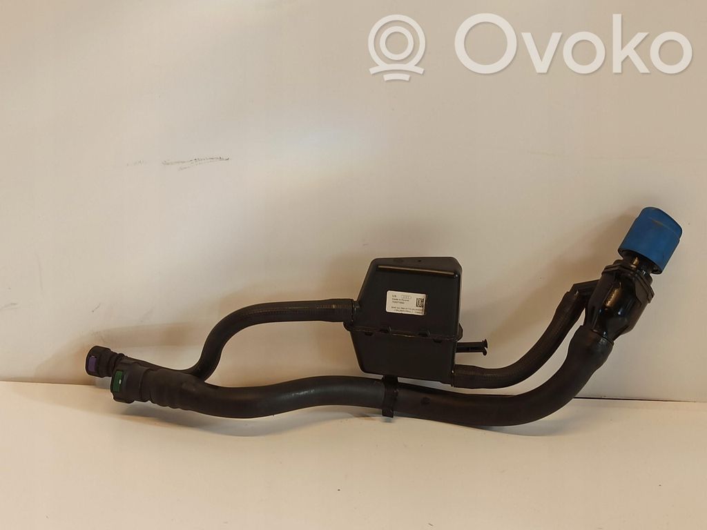 Audi A4 S4 B5 8D Tubo di riempimento del liquido AdBlue 
