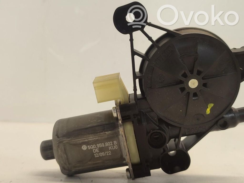 Skoda Karoq Front door window regulator motor 