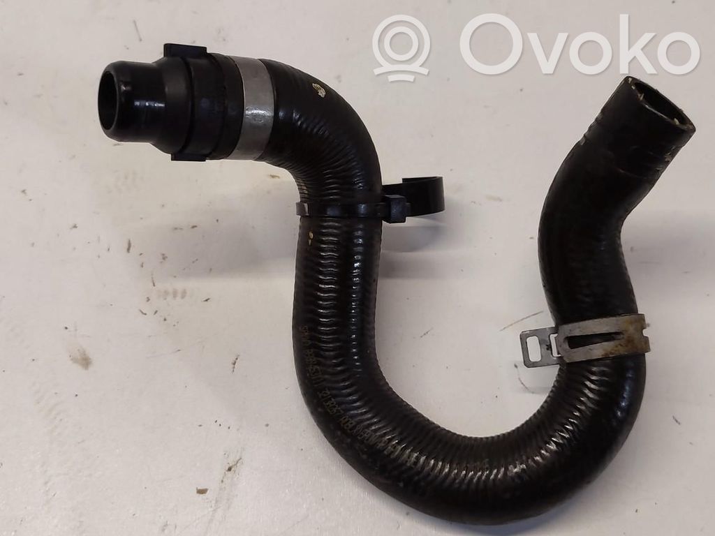 Volvo XC40 Engine coolant pipe/hose 