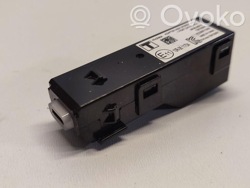 Mazda 2 Enchufe conector USB 