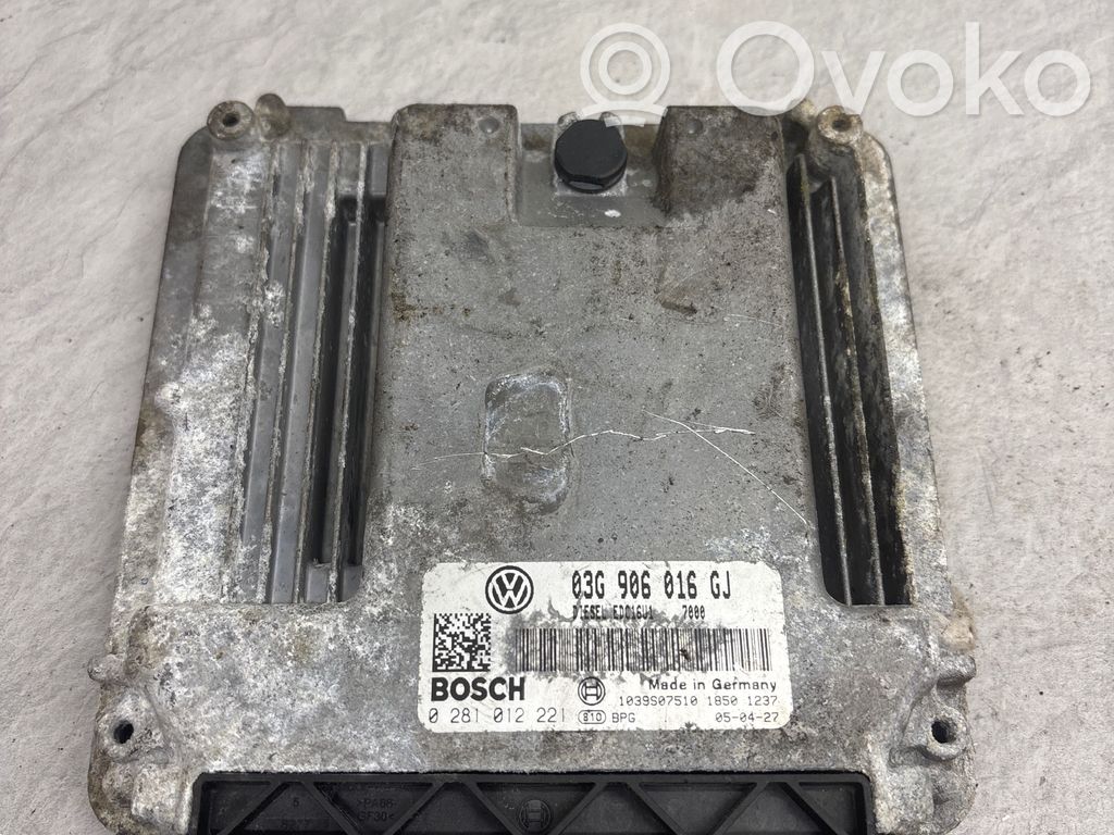 Volkswagen Golf V Engine control unit/module 