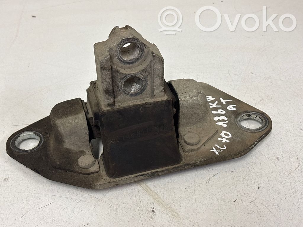 Engine mount bracket   30748811