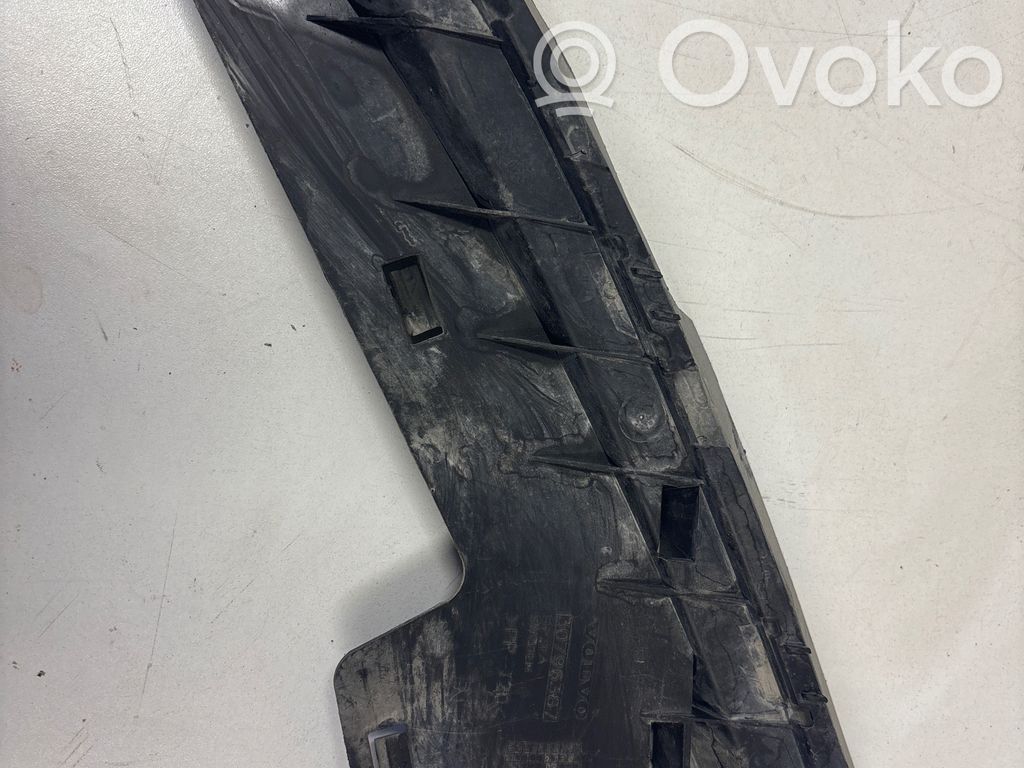 Volvo XC70 Front bumper mounting bracket 