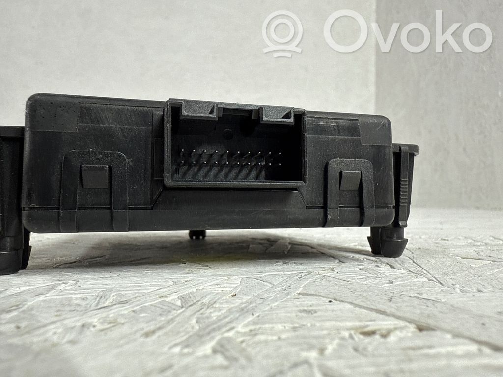 Porsche 911 997 Gateway control module 