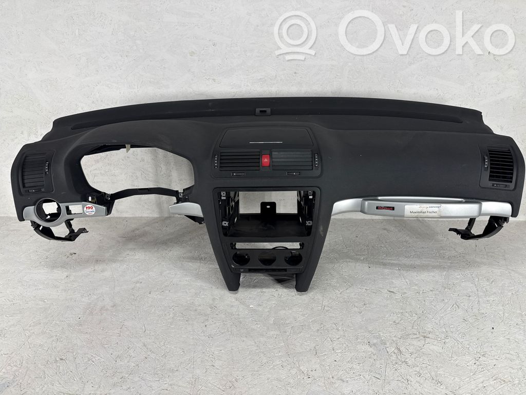 Skoda Octavia Mk2 (1Z) Panelė 