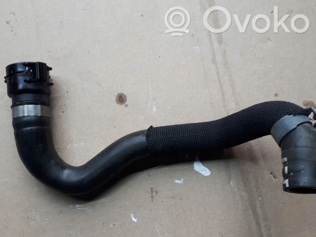 Audi A4 S4 B9 8W Engine coolant pipe/hose 