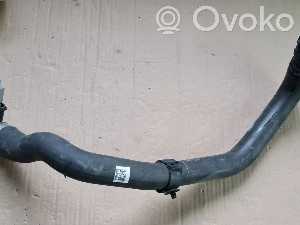 Audi A5 Tuyau de liquide de refroidissement moteur 