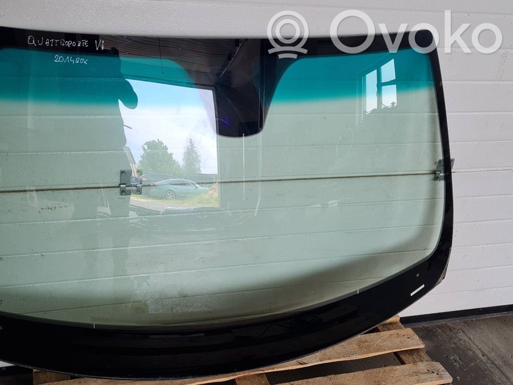 Maserati Quattroporte Front windscreen/windshield window 