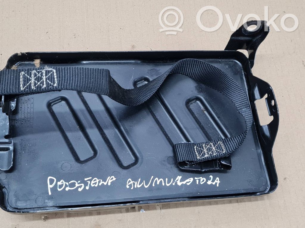 Chrysler Pacifica Battery tray 