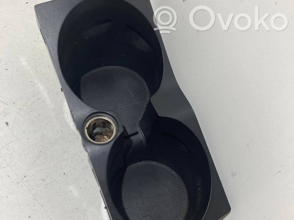 Volvo S60 Mukiteline edessä 