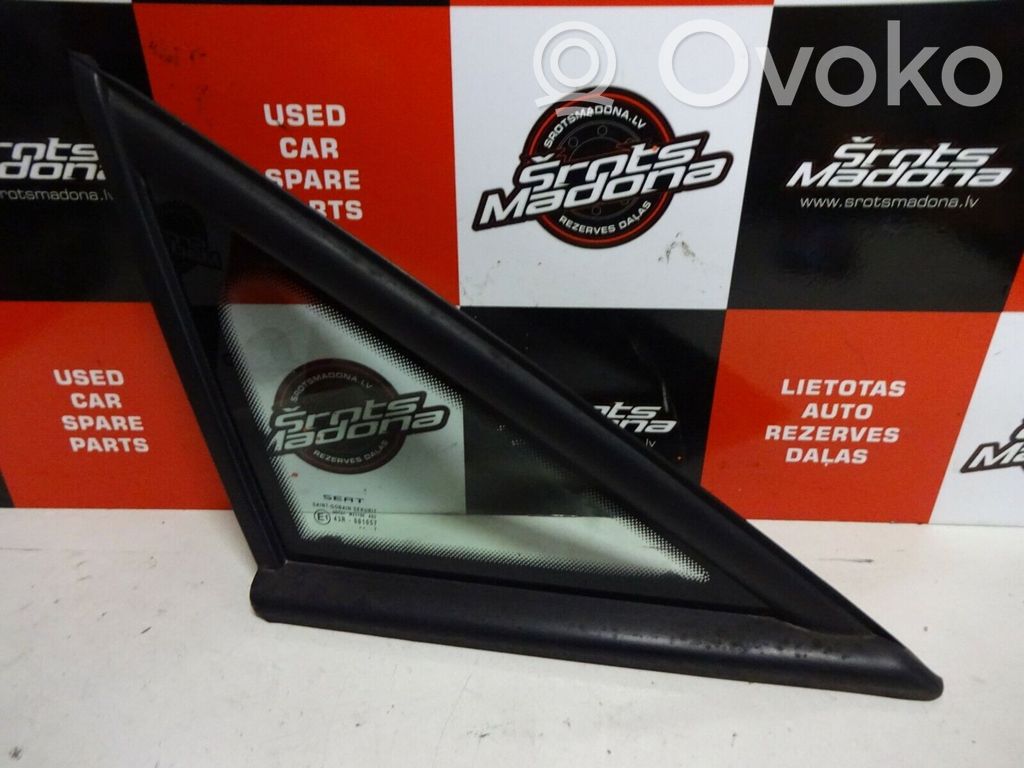 Seat Altea XL Front triangle window/glass 