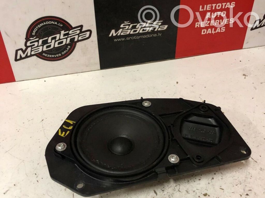 BMW 5 E60 E61 Takaoven kaiutin 