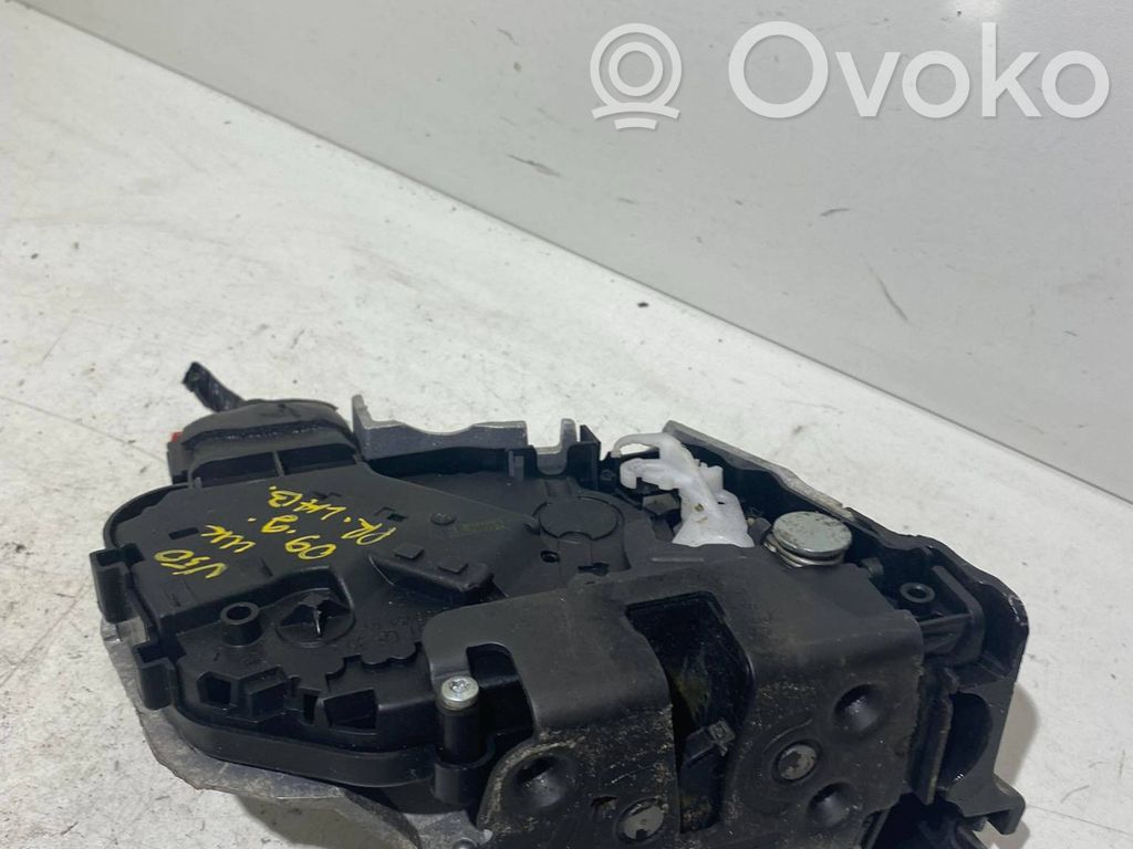 Volvo V50 Priekšpusē slēdzene 