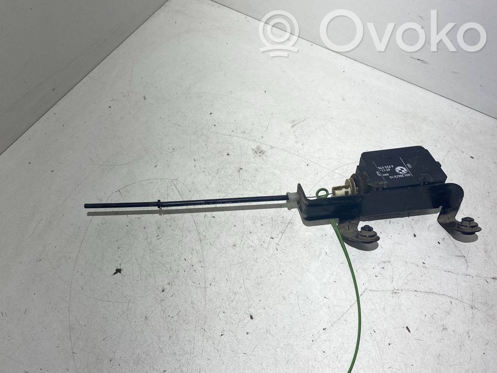 BMW 5 E60 E61 Polttoainesäiliön korkin lukko 