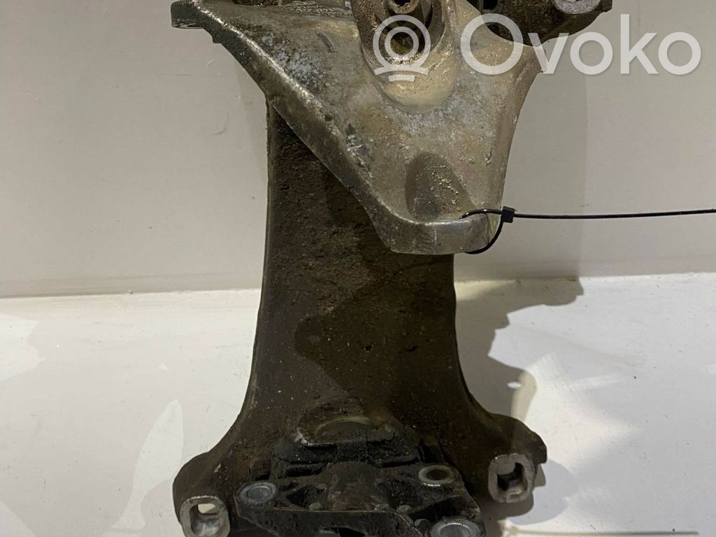 Audi A8 S8 D3 4E Engine mounting bracket 