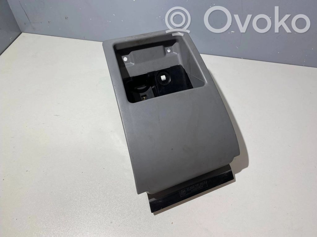 BMW 5 E39 Kita salono detalė 